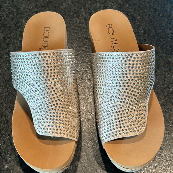 NEW Corkys champagne sparkle rhinestone wedges - Picture 3 of 11